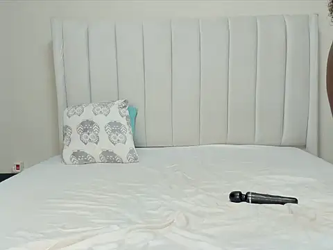 Snapshot of _heavenlysent chatting on December 2025 03:55:01 AM heavenlysent online show from December 2025 03:55:01 AM