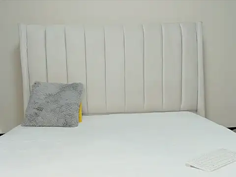 Snapshot of _heavenlysent chatting on December 2025 01:39:01 AM heavenlysent online show from December 2025 01:39:01 AM