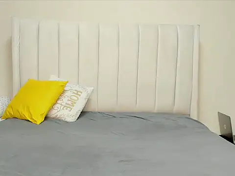 Snapshot of _heavenlysent chatting on November 2025 04:39:02 AM heavenlysent online show from November 2025 04:39:02 AM