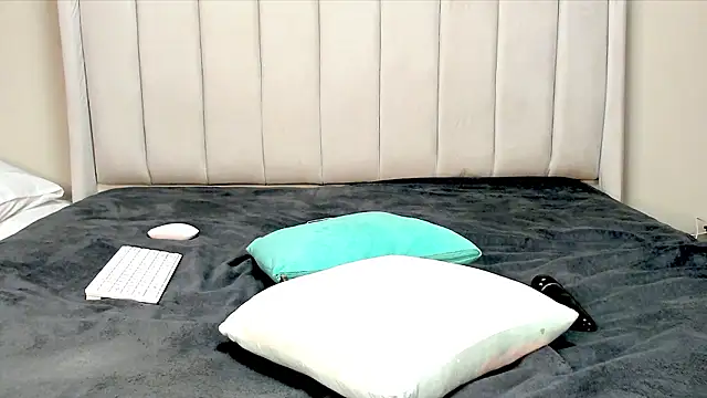 Snapshot of _heavenlysent chatting on February 2026 06:40:02 AM heavenlysent online show from February 2026 06:40:02 AM