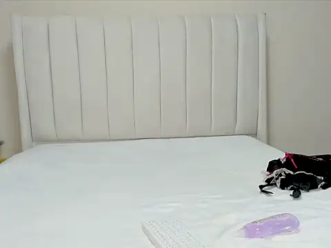 Snapshot of _heavenlysent chatting on December 2025 01:39:01 AM heavenlysent online show from December 2025 01:39:01 AM