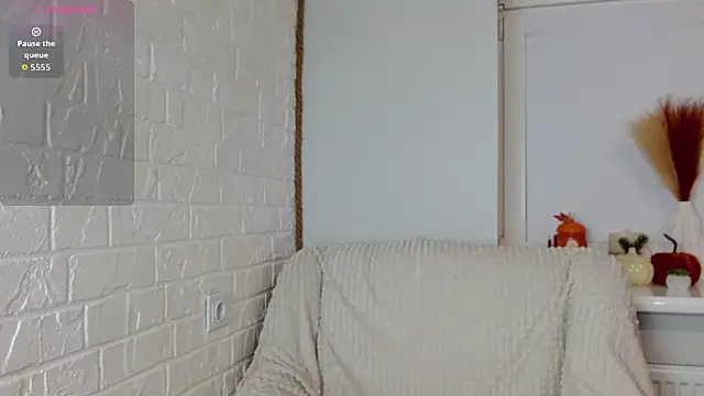 SayMeow  online show from September 2025 11:44:02 PM