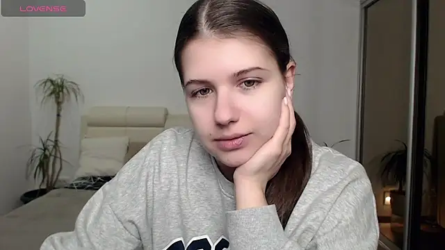 SayMeow  online show from February 2025 10:00:01 PM