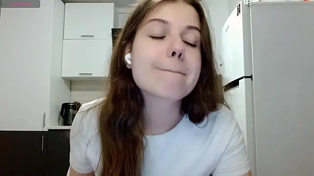 SayMeow  online show from May 2026 09:37:02 PM