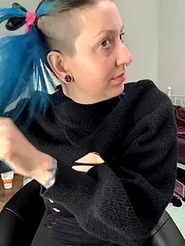 Snapshot of MissCumberdale chatting on December 2025 06:24:01 PM MissCumberdale online show from December 2025 06:24:01 PM