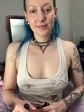 MissCumberdale online show from December 2025 06:21:02 PM