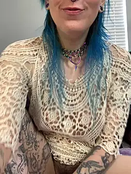 MissCumberdale online show from January 2026 06:14:01 PM