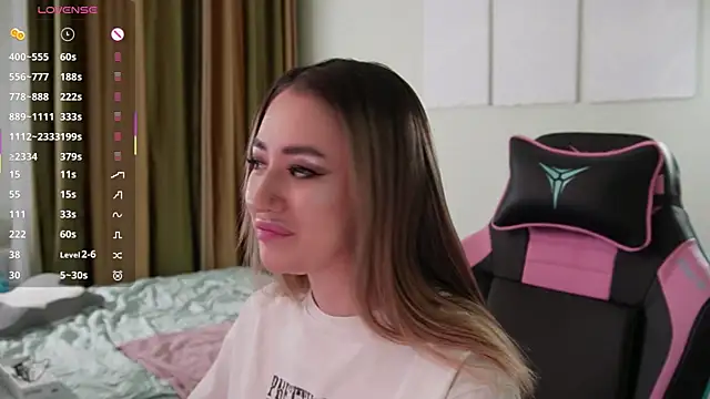 Fiona-Love online show from November 2025 03:22:02 PM