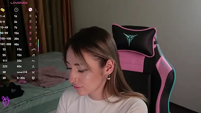 Fiona-Love online show from October 2025 03:30:01 PM