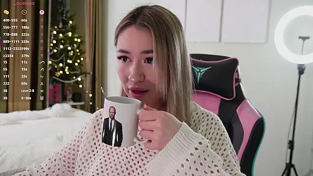 Fiona-Love online show from January 2026 05:20:01 PM