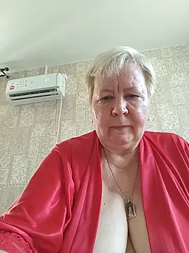 Snapshot of EffectFiona chatting on June 2026 04:18:01 AM EffectFiona online show from June 2026 04:18:01 AM