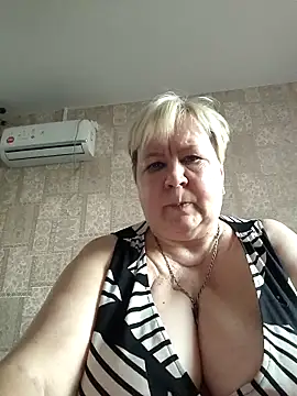 EffectFiona online show from October 2025 12:39:01 PM