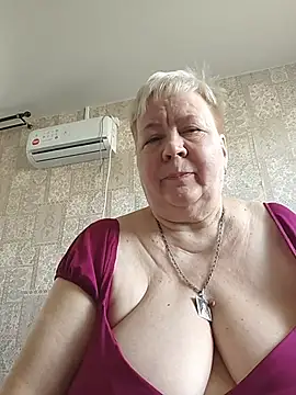 EffectFiona online show from April 2026 12:47:01 PM