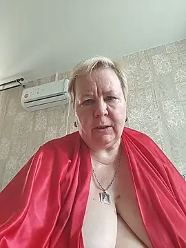 Snapshot of EffectFiona chatting on June 2026 03:58:02 AM EffectFiona online show from June 2026 03:58:02 AM