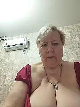 EffectFiona online show from April 2026 12:36:02 AM