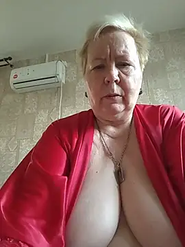 Snapshot of EffectFiona chatting on June 2026 11:45:02 PM EffectFiona online show from June 2026 11:45:02 PM