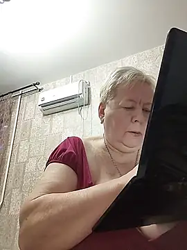 EffectFiona online show from May 2026 11:17:01 PM
