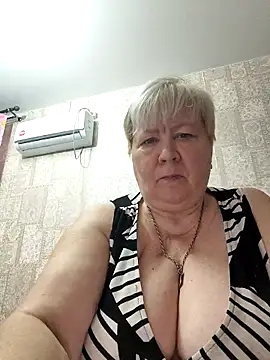 Snapshot of EffectFiona chatting on October 2025 01:59:01 AM EffectFiona online show from October 2025 01:59:01 AM