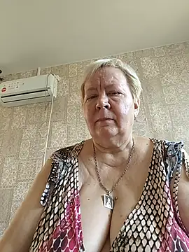 Snapshot of EffectFiona chatting on July 2026 01:06:02 AM EffectFiona online show from July 2026 01:06:02 AM