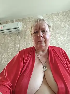 Snapshot of EffectFiona chatting on June 2026 03:45:02 AM EffectFiona online show from June 2026 03:45:02 AM