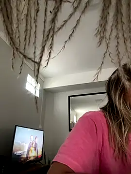 Snapshot of Gipoltergeist chatting on September 2025 04:09:02 PM Gipoltergeist online show from September 2025 04:09:02 PM