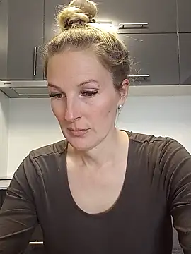 MaviePearl online show from February 2025 09:29:02 AM