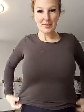 MaviePearl online show from February 2025 08:24:01 AM