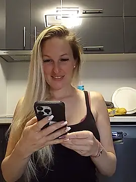 MaviePearl online show from March 2025 08:45:01 AM