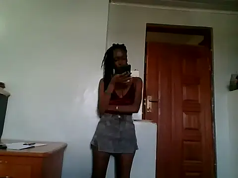 Prettybecs online show from October 2025 07:31:01 AM