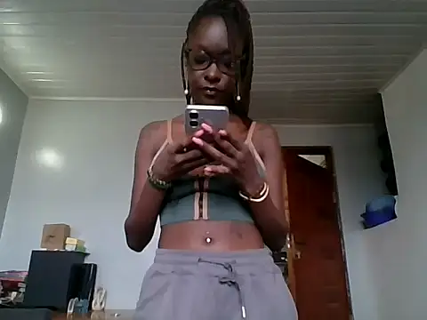 Prettybecs online show from November 2025 07:09:01 AM