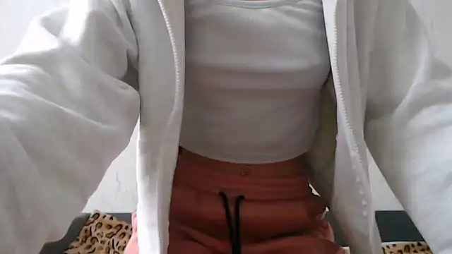 HoneyWiles online show from February 2026 02:17:02 PM