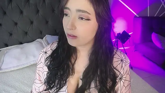 Miss Loise online show from March 2025 01:18:02 PM