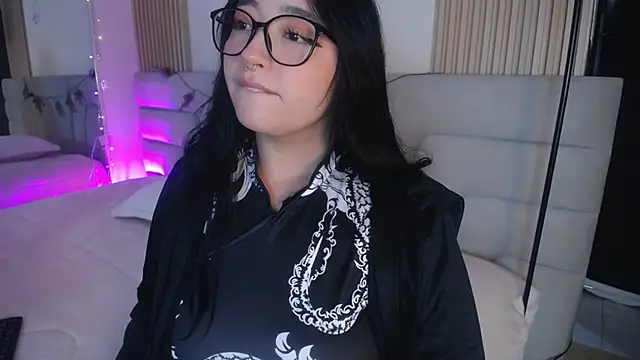 Miss Loise online show from December 2025 04:37:01 AM