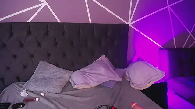 Miss Loise online show from March 2025 07:01:02 PM