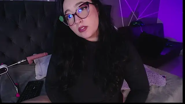 Miss Loise online show from March 2025 03:48:02 PM