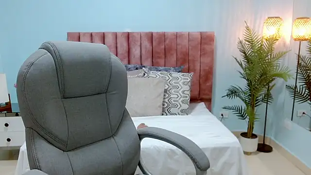 sophia hadid online show from November 2025 08:35:02 PM