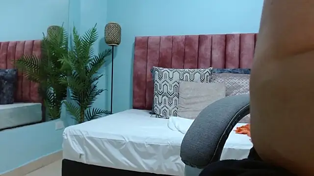 sophia hadid online show from January 2026 08:04:01 PM