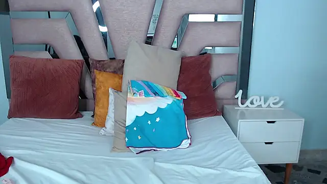 Snapshot of sophia_hadid chatting on March 2025 11:13:02 PM sophia hadid online show from March 2025 11:13:02 PM