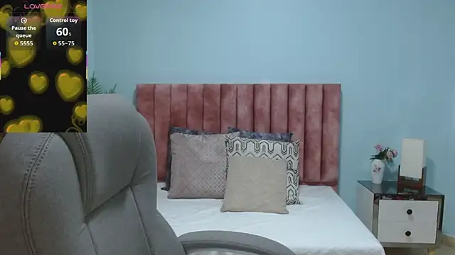 sophia hadid online show from December 2025 08:17:02 PM