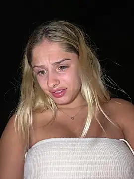 Snapshot of BritneyDimond chatting on December 2024 10:05:01 PM BritneyDimond online show from December 2024 10:05:01 PM