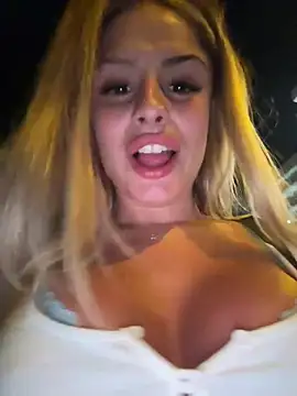 Snapshot of BritneyDimond chatting on December 2024 08:58:02 PM BritneyDimond online show from December 2024 08:58:02 PM