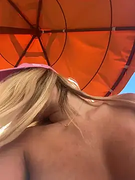 Snapshot of BritneyDimond chatting on December 2024 04:51:01 PM BritneyDimond online show from December 2024 04:51:01 PM