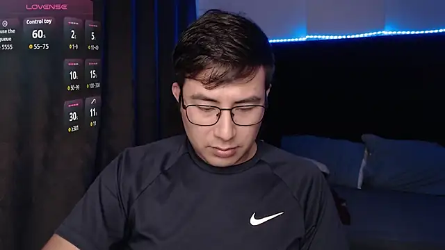 andrewmhilton  online show from March 2026 07:33:01 AM