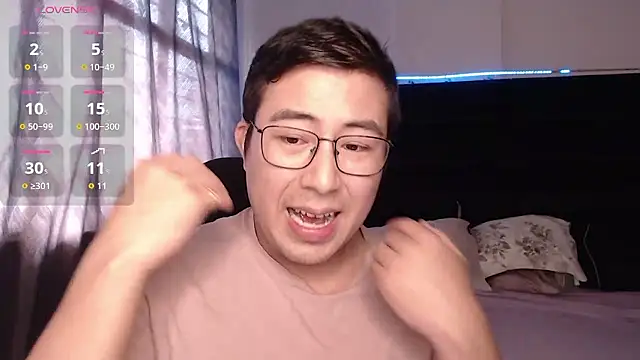 andrewmhilton  online show from January 2026 07:31:01 PM