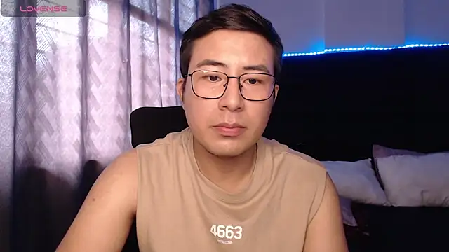 andrewmhilton  online show from March 2026 06:41:01 PM