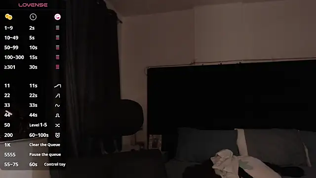 andrewmhilton  online show from October 2025 05:52:02 AM