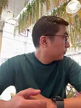 andrewmhilton  online show from October 2025 05:45:01 PM