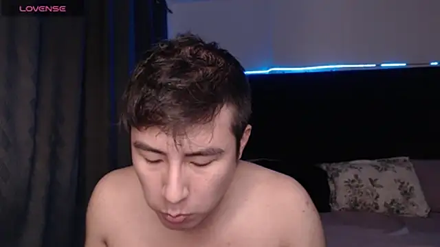 andrewmhilton  online show from November 2025 06:28:02 AM