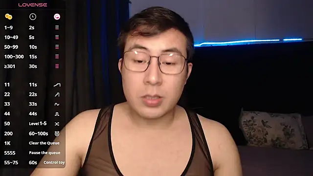 andrewmhilton  online show from November 2025 05:50:01 AM