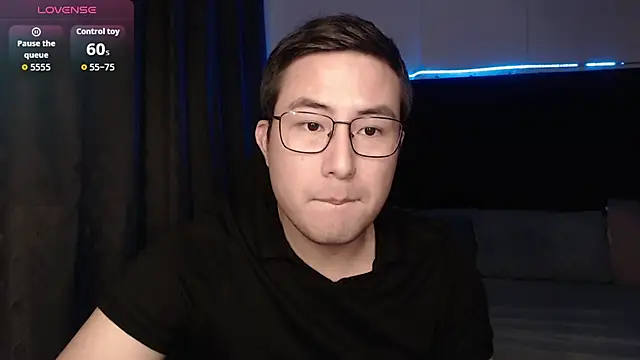 andrewmhilton  online show from November 2025 06:24:02 AM